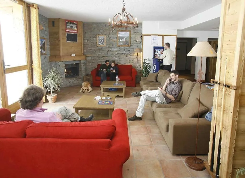 Duplex T3, Ski Aux Pieds, Plein Sud, Piscine contacts